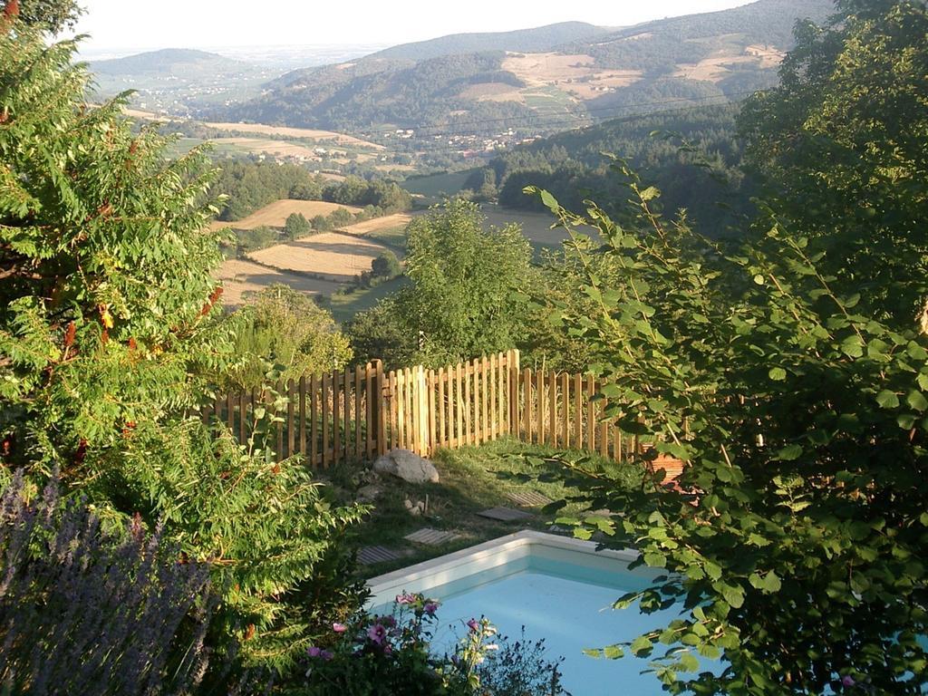 Maison d'Hôtes de la Verrière Les Ardillats Exterior foto
